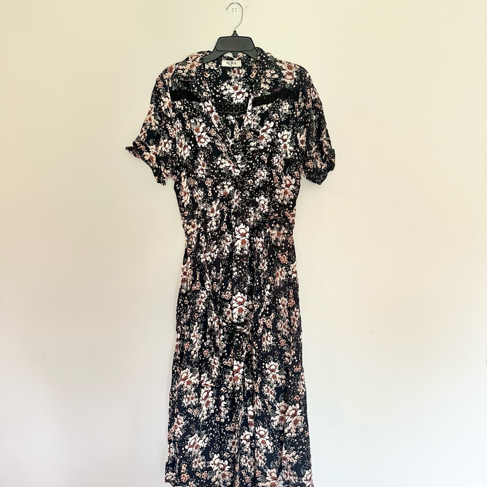 Aura Elegant Black and White Floral Midi Dress